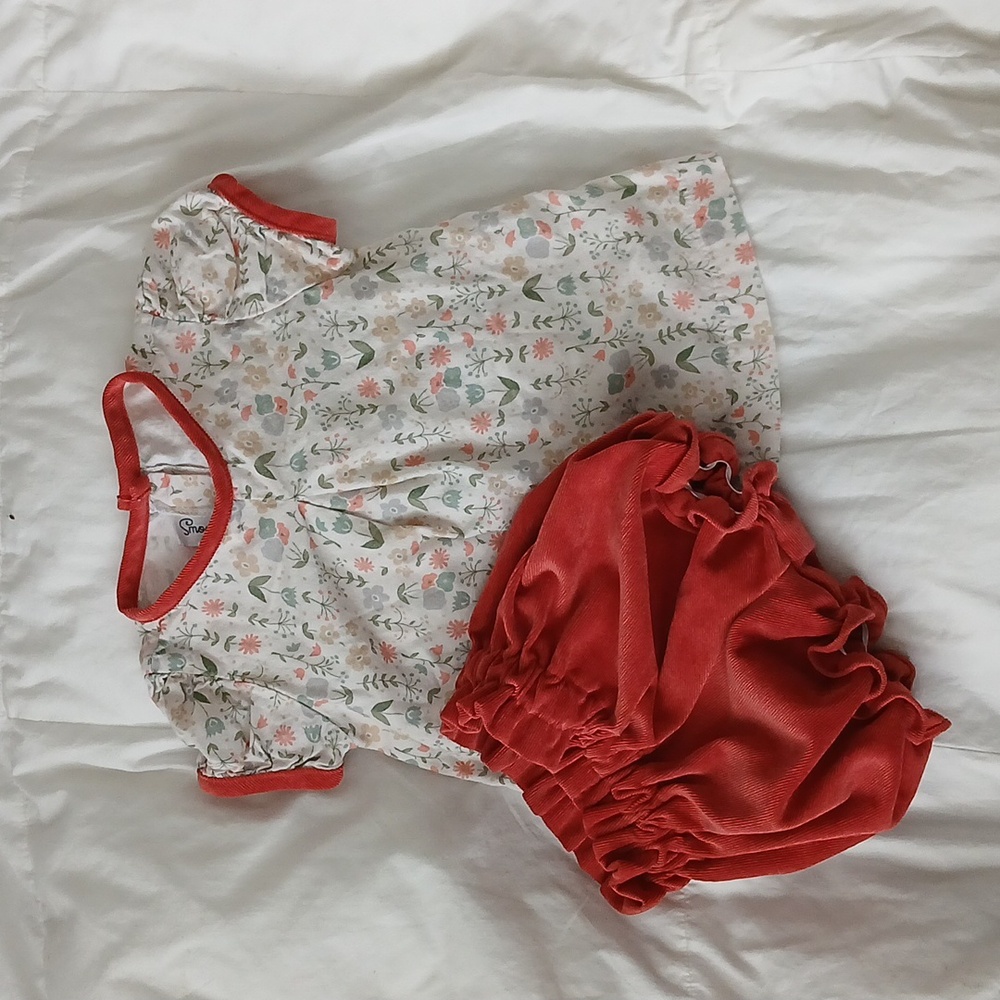 Smocking bird orange Baby floral 2 piece set very unique size 18 months.